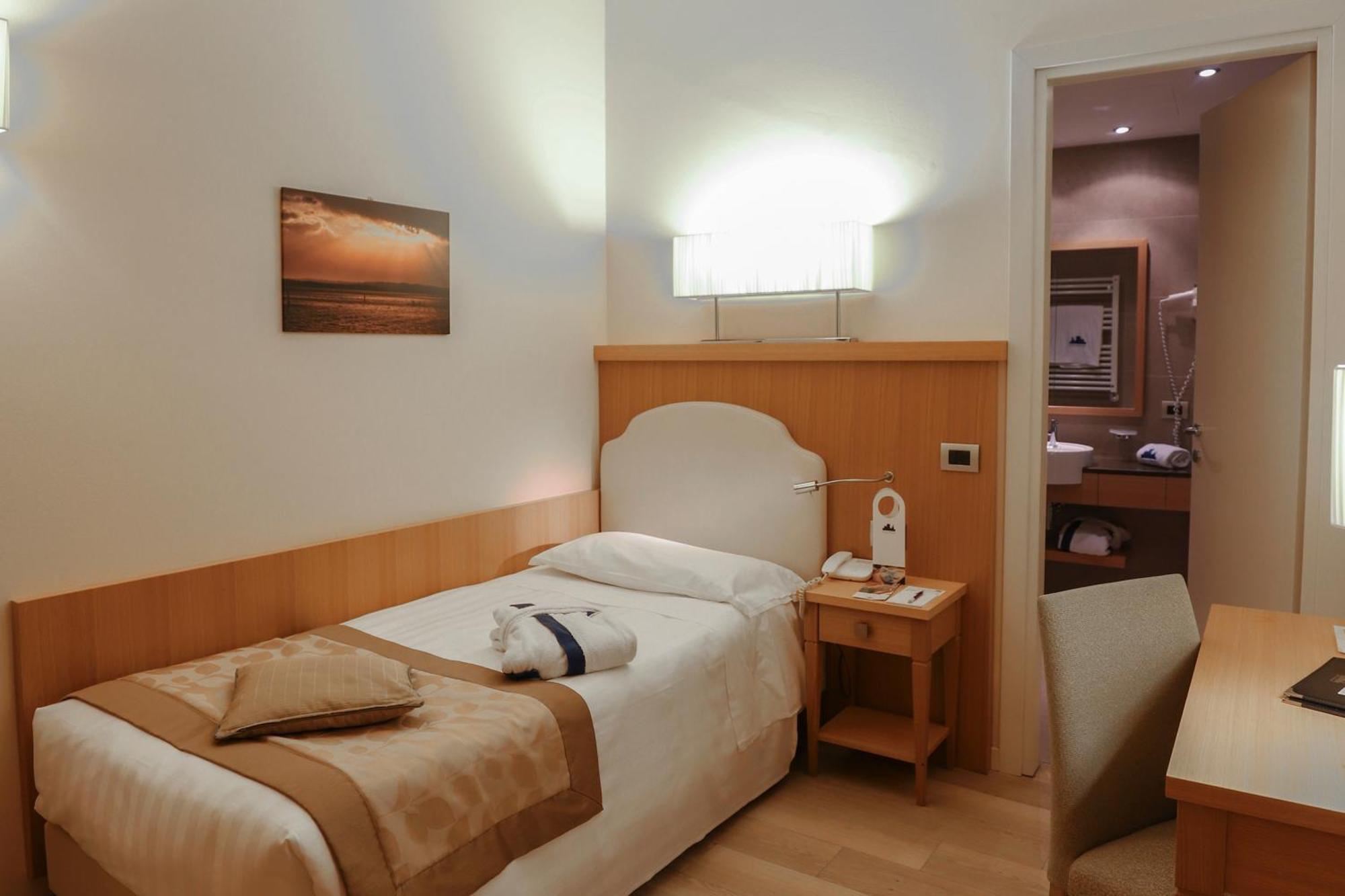 Hotel Sirmione Terme Exterior photo