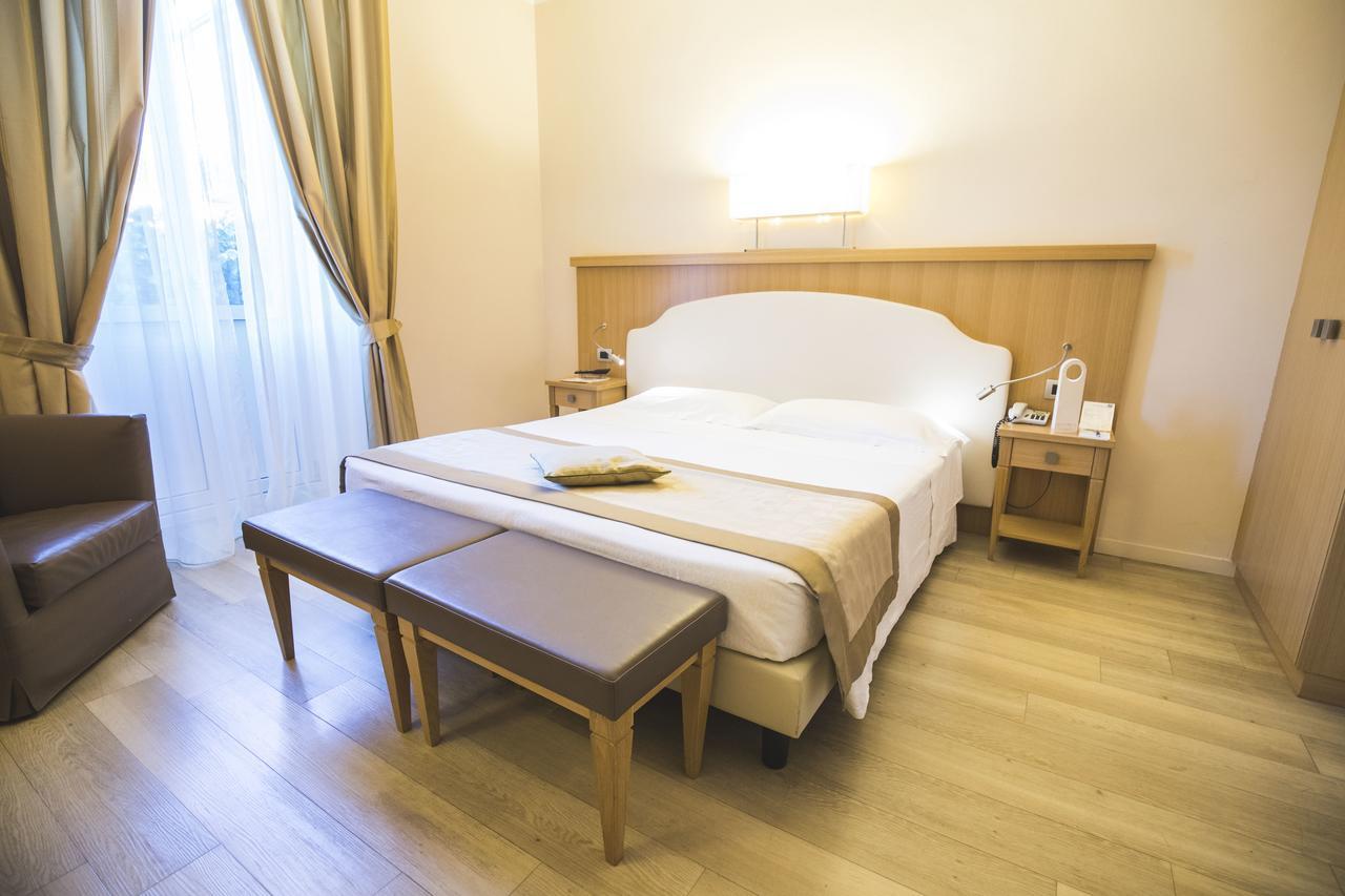 Hotel Sirmione Terme Room photo