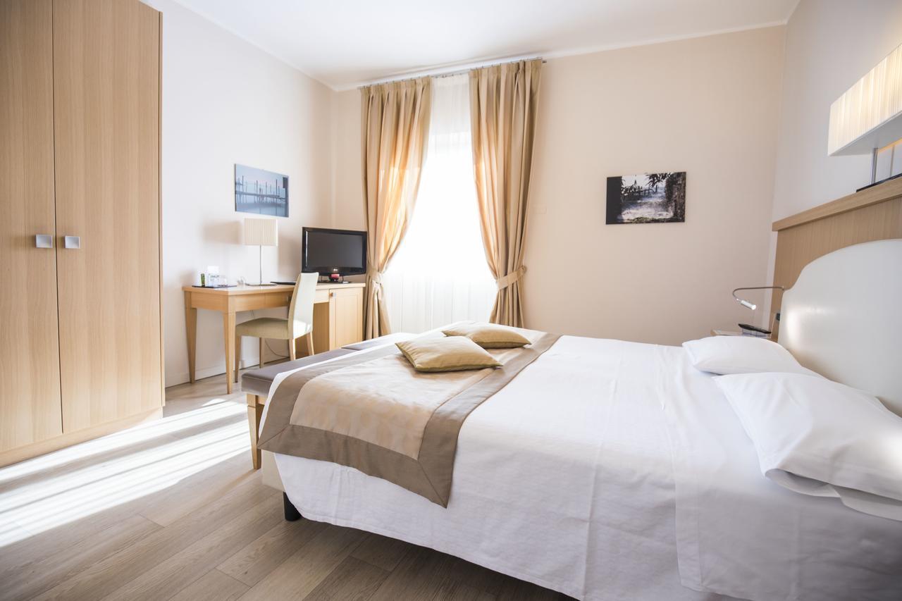 Hotel Sirmione Terme Exterior photo