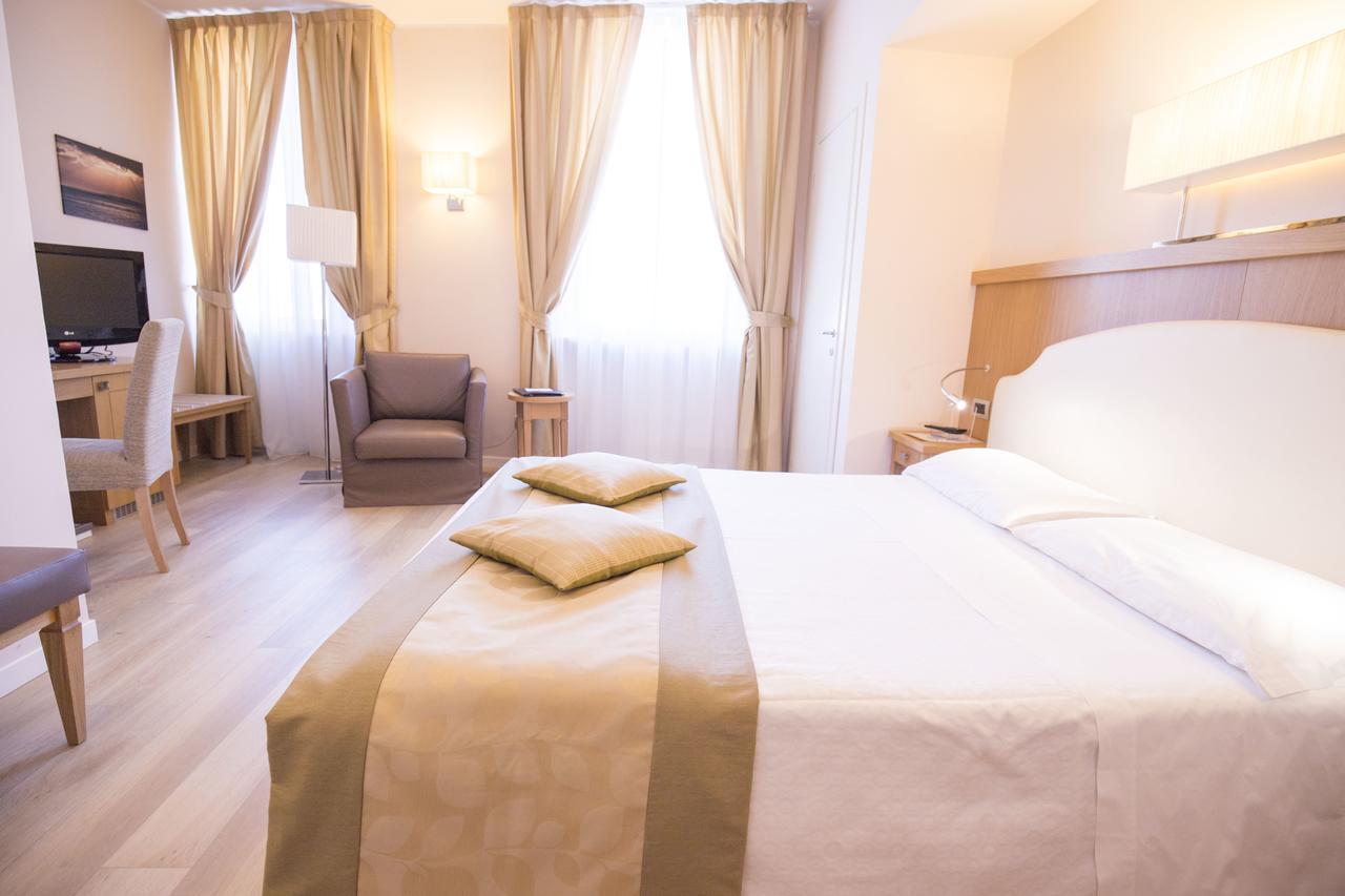 Hotel Sirmione Terme Exterior photo