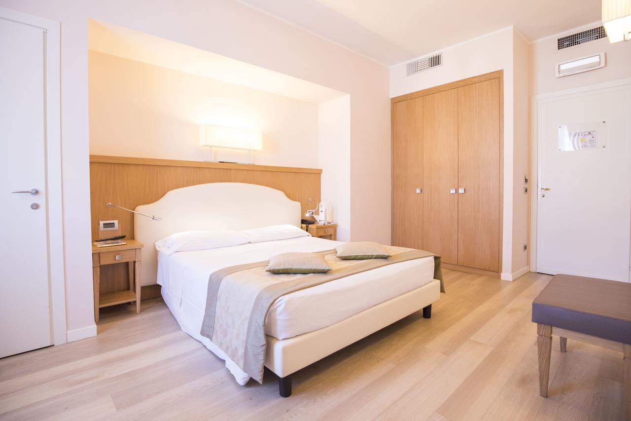 Hotel Sirmione Terme Exterior photo
