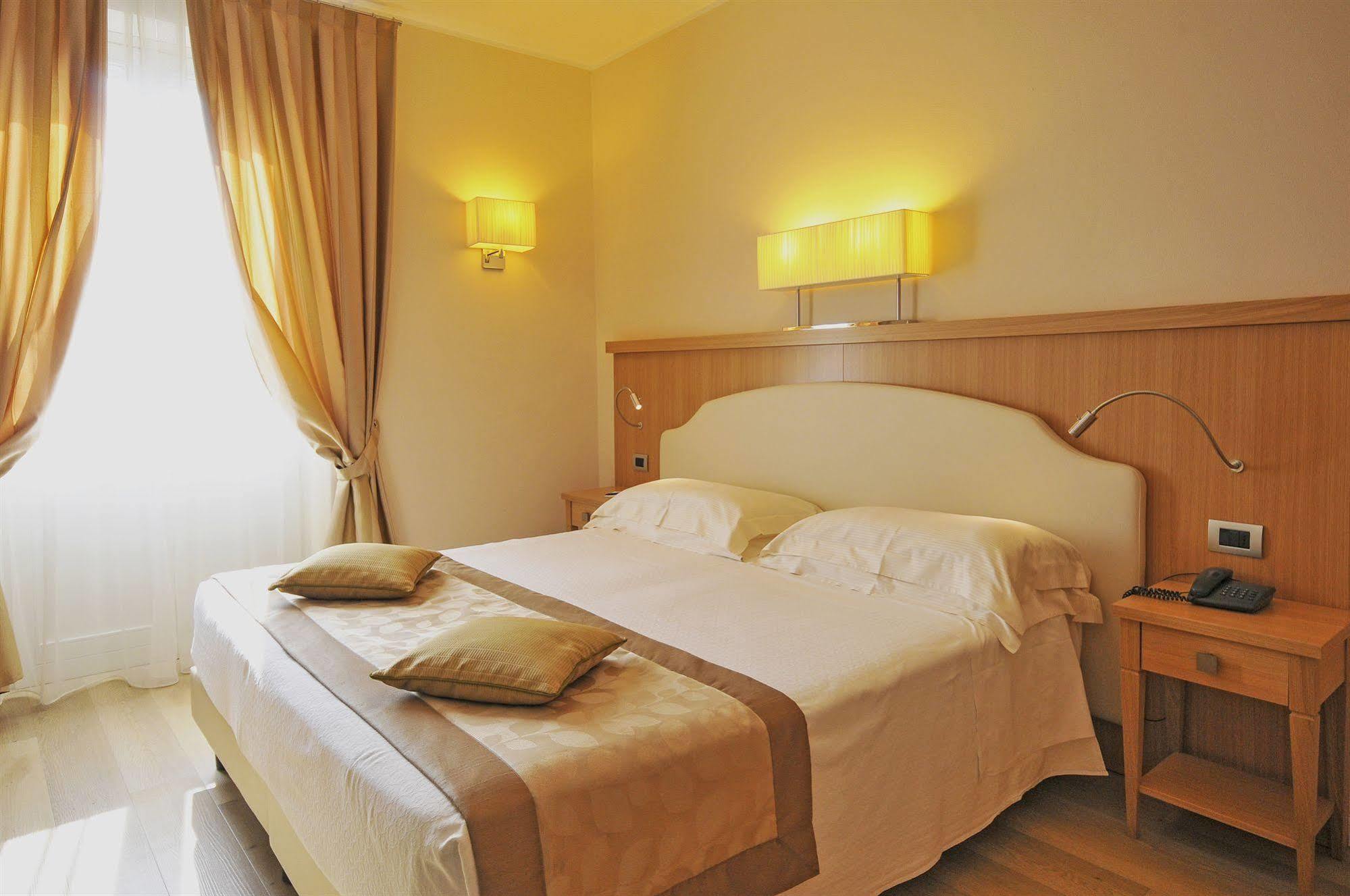 Hotel Sirmione Terme Exterior photo