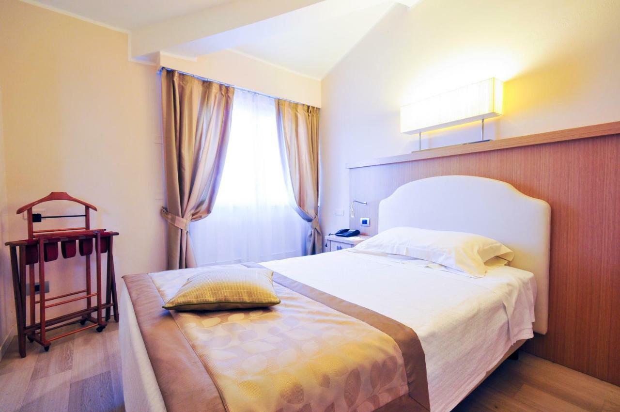 Hotel Sirmione Terme Exterior photo