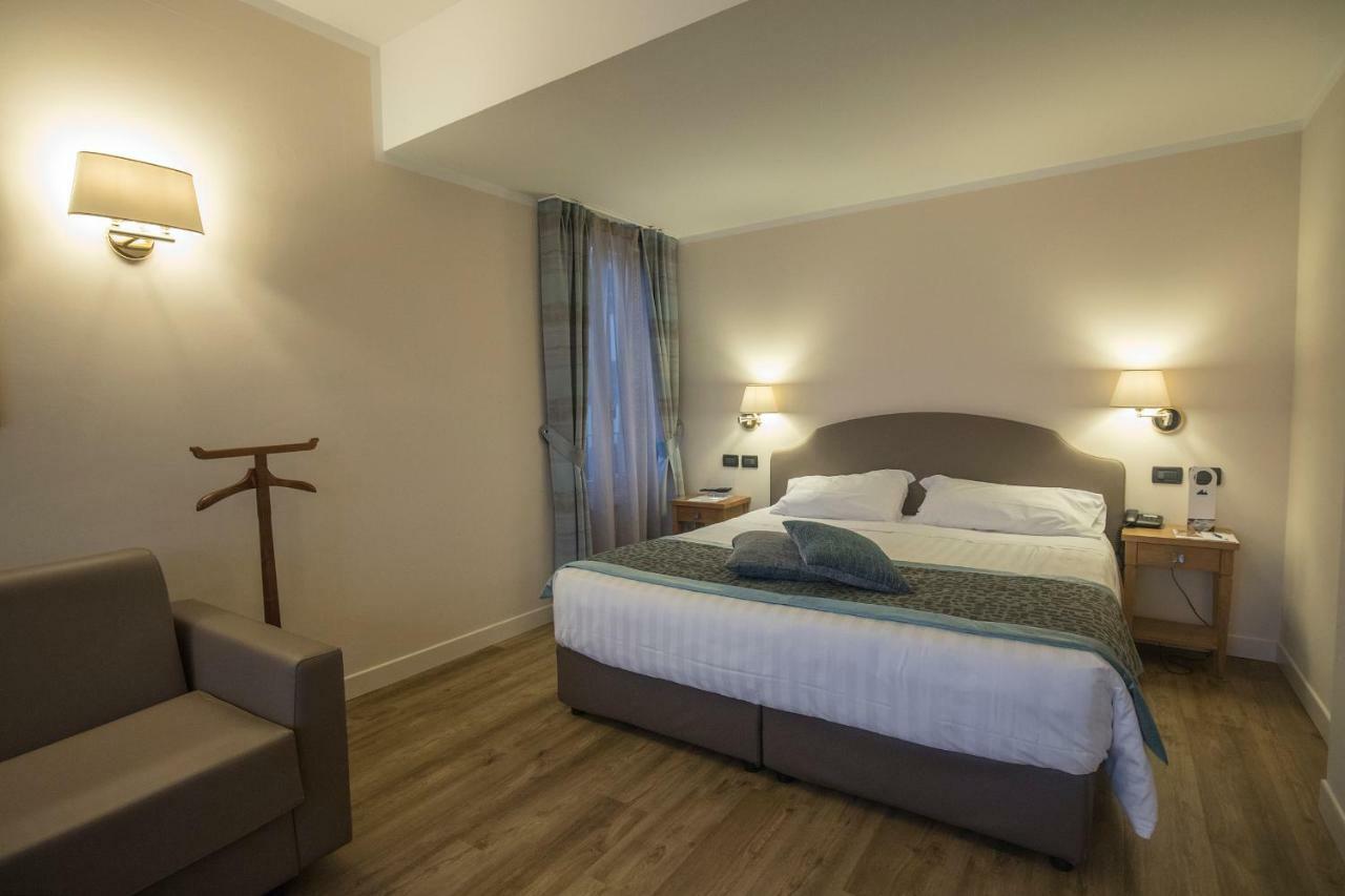 Hotel Sirmione Terme Exterior photo